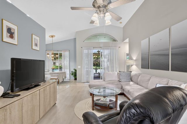 310 NW Toscane Trail, Port St. Lucie, FL 34986