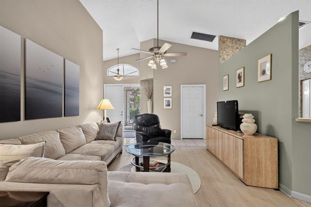 310 NW Toscane Trail, Port St. Lucie, FL 34986