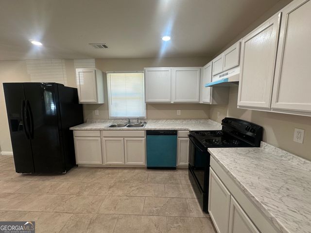 423 King Drive, Warner Robins, GA 31093