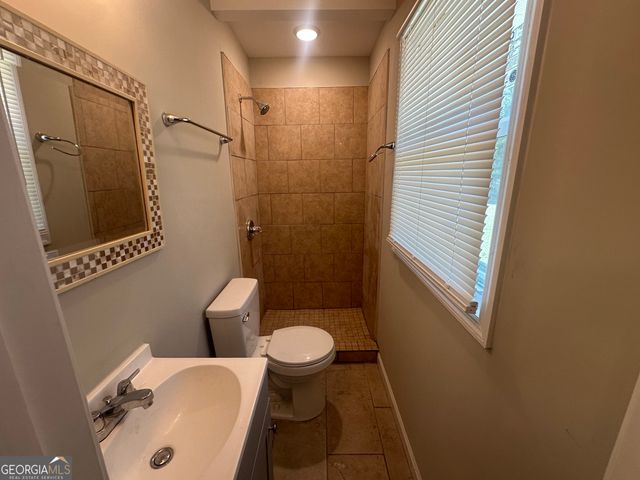 423 King Drive, Warner Robins, GA 31093
