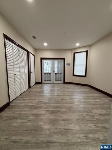 811 13th Street, Newark, NJ 07108