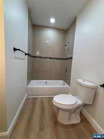 811 13th Street, Newark, NJ 07108