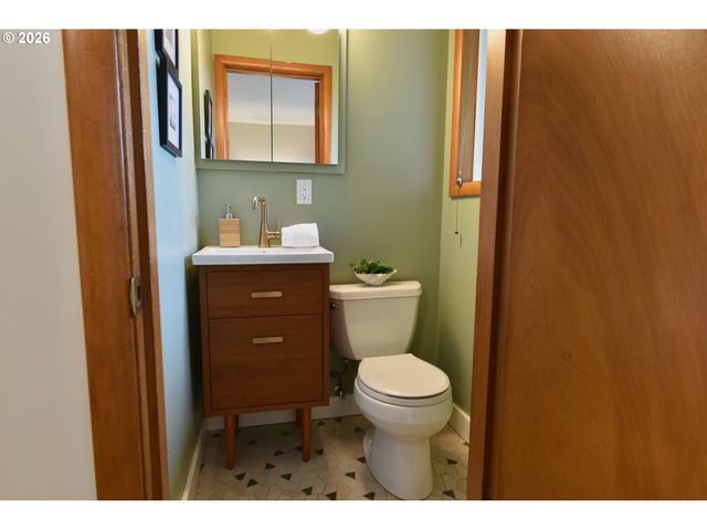 12509 Ne BEECH St, Portland, OR 97230