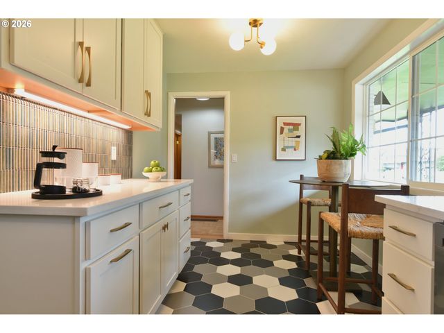 12509 Ne BEECH St, Portland, OR 97230