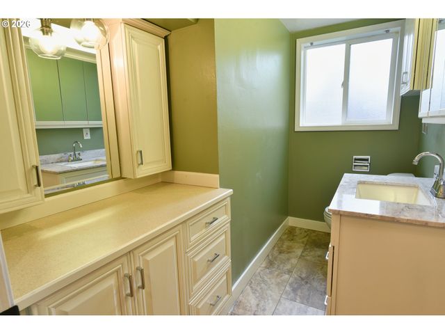 12509 Ne BEECH St, Portland, OR 97230