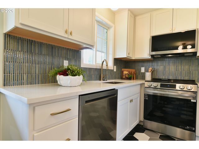 12509 Ne BEECH St, Portland, OR 97230