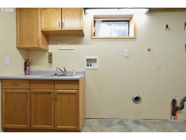 12509 Ne BEECH St, Portland, OR 97230