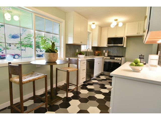 12509 Ne BEECH St, Portland, OR 97230