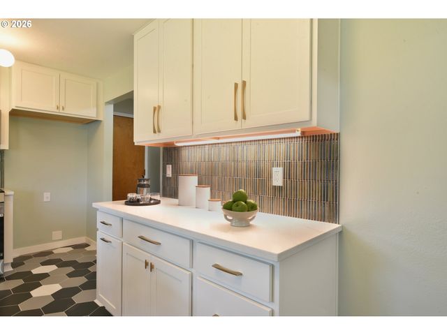 12509 Ne BEECH St, Portland, OR 97230