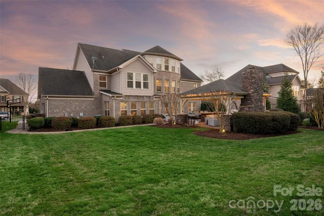 18502 Clavemorr Castle Court, Charlotte, NC 28277