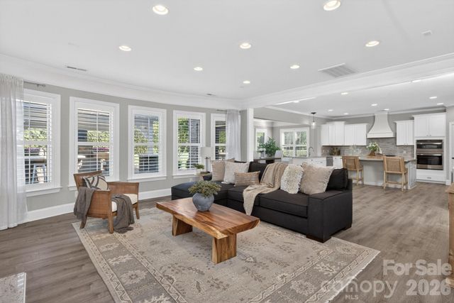 18502 Clavemorr Castle Court, Charlotte, NC 28277