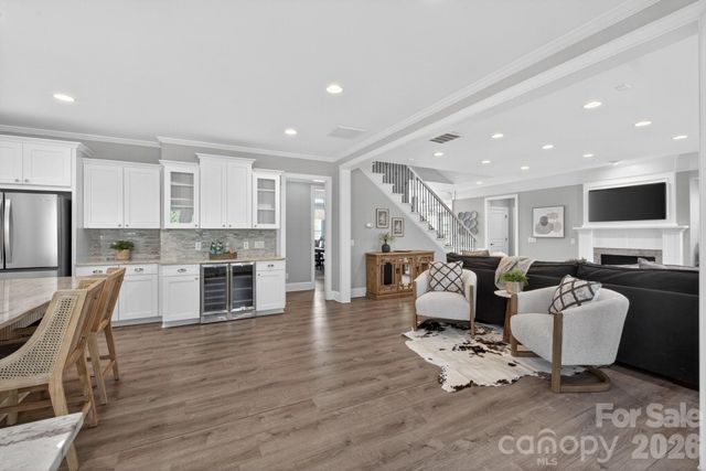 18502 Clavemorr Castle Court, Charlotte, NC 28277