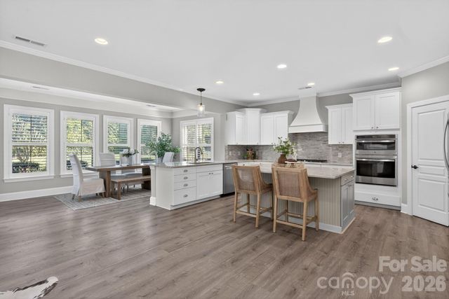 18502 Clavemorr Castle Court, Charlotte, NC 28277