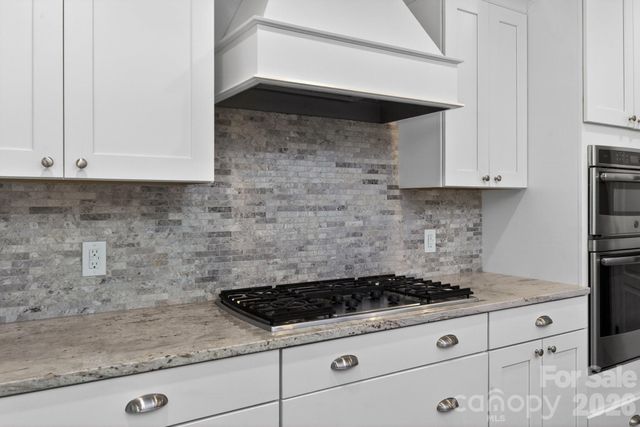 18502 Clavemorr Castle Court, Charlotte, NC 28277