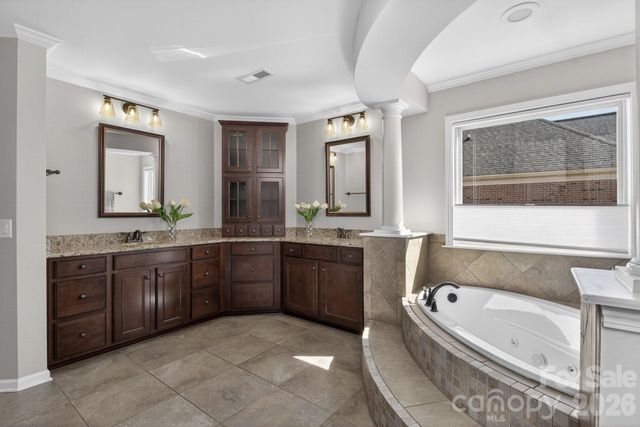 18502 Clavemorr Castle Court, Charlotte, NC 28277