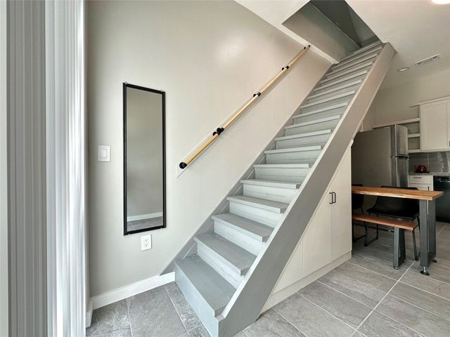 914 E 39th ST 2, Austin, TX 78751