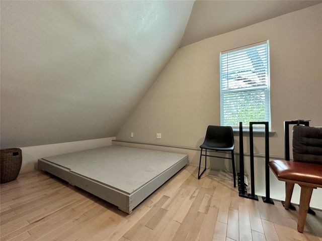 914 E 39th ST 2, Austin, TX 78751