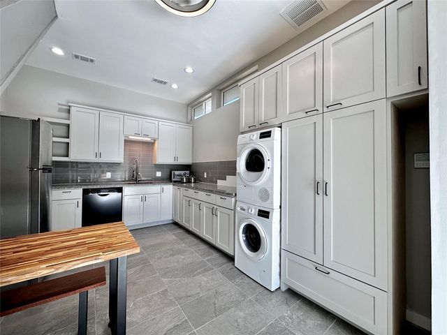 914 E 39th ST 2, Austin, TX 78751