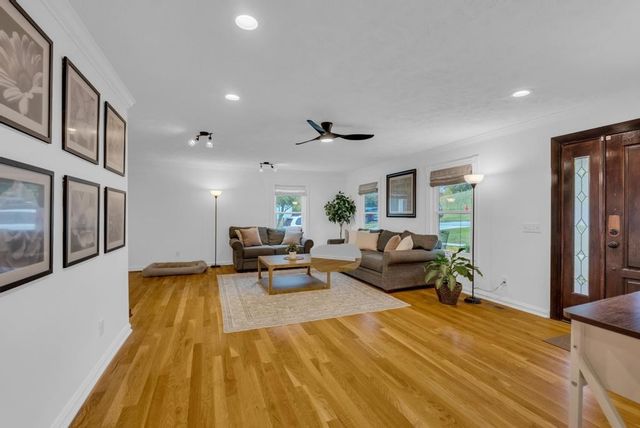 2193 Tollisontown Rd, Sparta, TN 38583