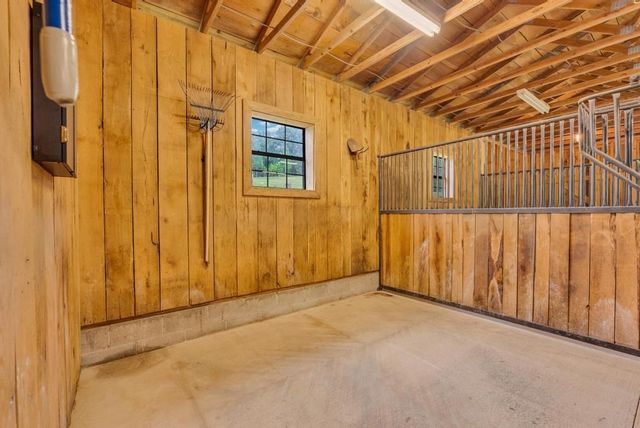 2193 Tollisontown Rd, Sparta, TN 38583