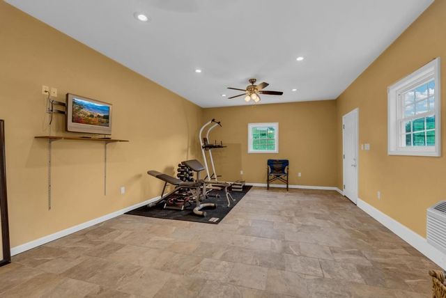 2193 Tollisontown Rd, Sparta, TN 38583