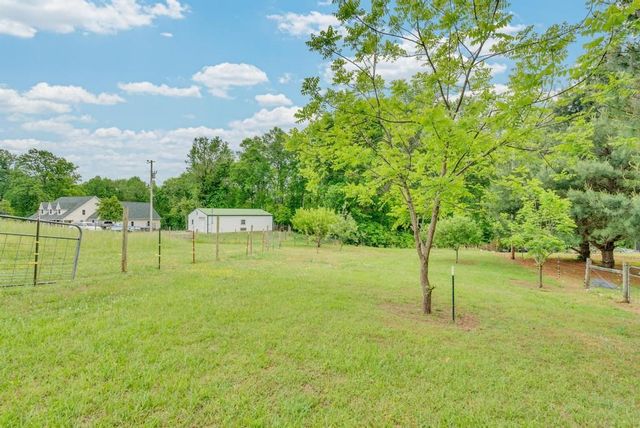 2193 Tollisontown Rd, Sparta, TN 38583