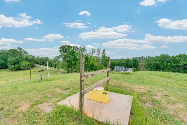 2193 Tollisontown Rd, Sparta, TN 38583