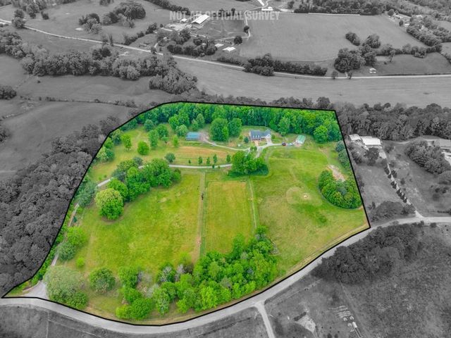 2193 Tollisontown Rd, Sparta, TN 38583