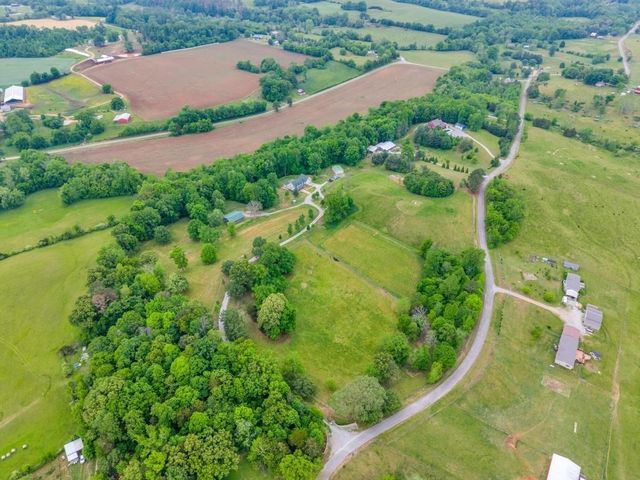 2193 Tollisontown Rd, Sparta, TN 38583