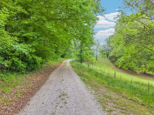 2193 Tollisontown Rd, Sparta, TN 38583