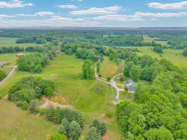 2193 Tollisontown Rd, Sparta, TN 38583