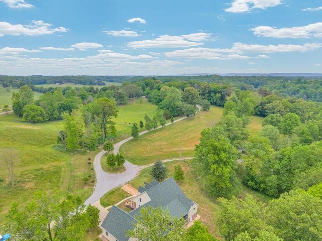 2193 Tollisontown Rd, Sparta, TN 38583