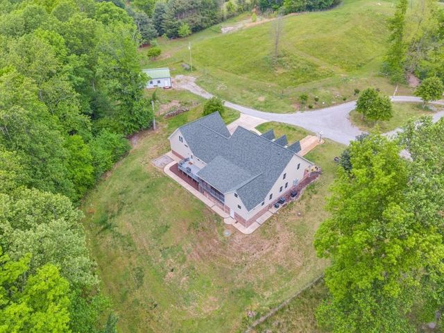 2193 Tollisontown Rd, Sparta, TN 38583