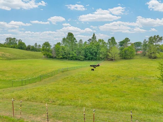 2193 Tollisontown Rd, Sparta, TN 38583