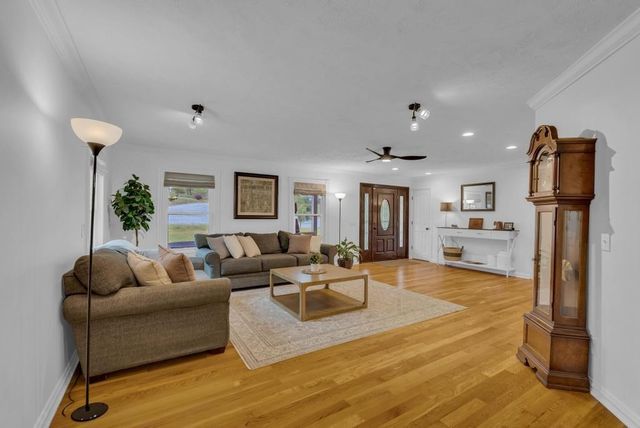 2193 Tollisontown Rd, Sparta, TN 38583