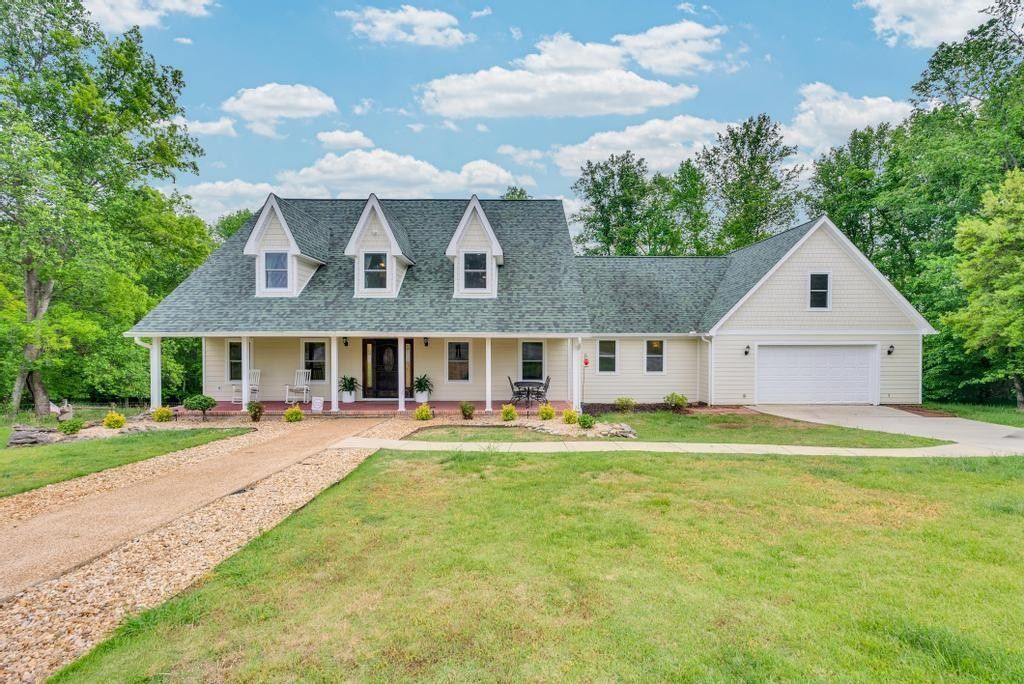 2193 Tollisontown Rd, Sparta, TN 38583
