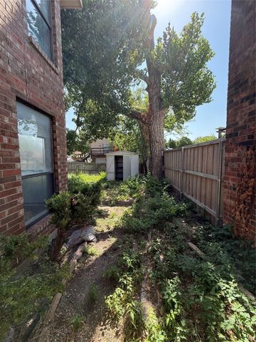703 Meadowcreek Court, Garland, TX 75043
