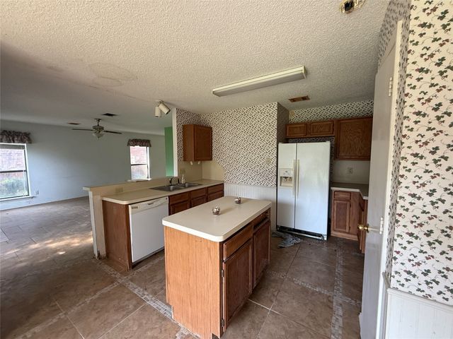 703 Meadowcreek Court, Garland, TX 75043
