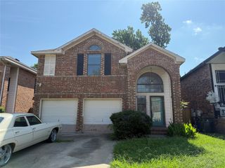 703 Meadowcreek Court, Garland, TX 75043