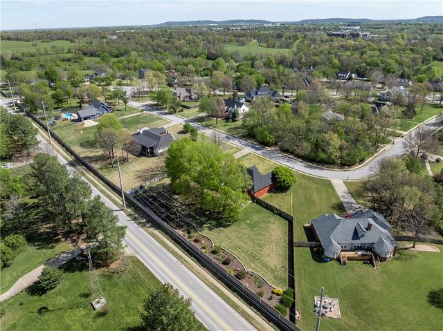 3874 Tahoe Circle Drive, Springdale, AR 72762