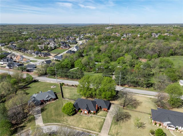 3874 Tahoe Circle Drive, Springdale, AR 72762