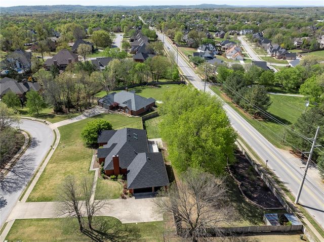 3874 Tahoe Circle Drive, Springdale, AR 72762