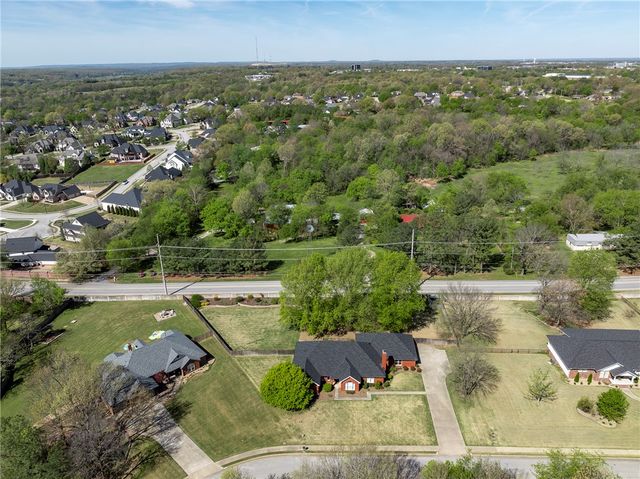 3874 Tahoe Circle Drive, Springdale, AR 72762