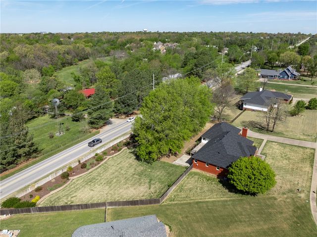 3874 Tahoe Circle Drive, Springdale, AR 72762