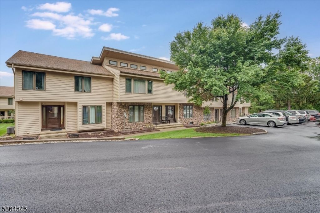 312 Cheyenne Rd 312, Andover Twp., NJ 07848
