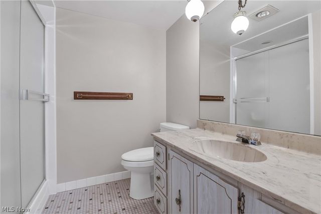 4849 Grace Road 122, North Olmsted, OH 44070