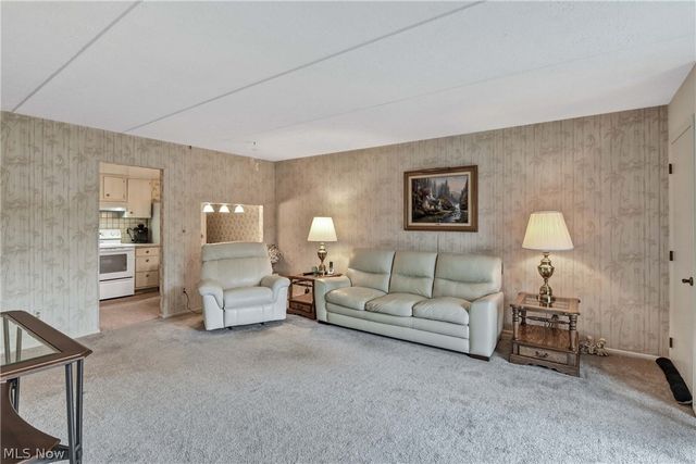 4849 Grace Road 122, North Olmsted, OH 44070