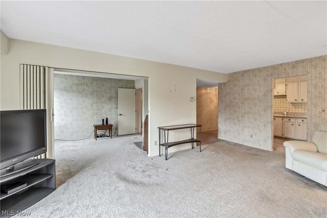 4849 Grace Road 122, North Olmsted, OH 44070