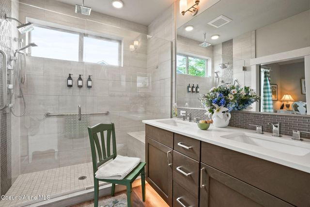 7996 N Hibiscus Lane, Coeur D'alene, ID 83814