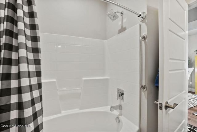 7996 N Hibiscus Lane, Coeur D'alene, ID 83814